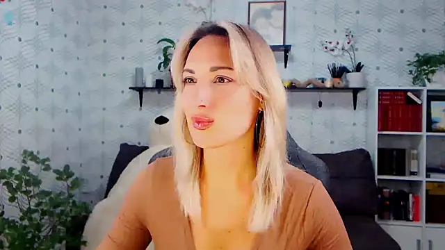 MillaXQueen online show from October 26, 3:29 pm