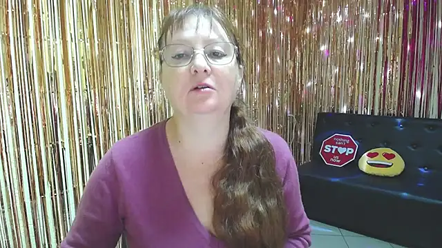 VanessaHotts online show from October 1, 5:01 am