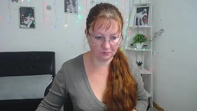 VanessaHotts online show from September 20, 5:06 am