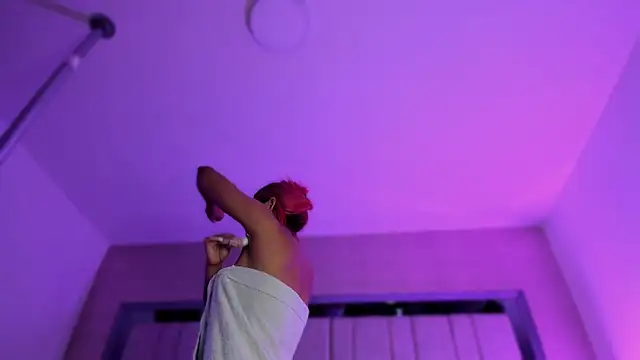 Emmily Savage online show from September 23, 11:30 am