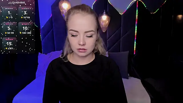 StephanieSweety online show from February 18, 6:51 pm