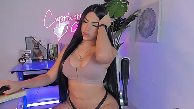 Korina Saenz01 online show from November 16, 7:47 pm