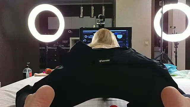 IsabellaDeRosa online show from October 11, 1:25 pm