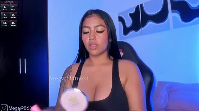 meganjames1 online show from November 27, 1:47 pm