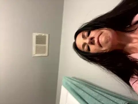 Snapshot of DominiqueX0 chatting on September 28, 3:02 am DominiqueX0 online show from September 28, 3:02 am