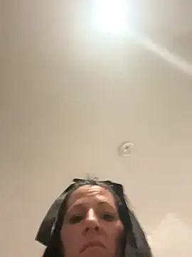 Snapshot of DominiqueX0 chatting on October 17, 11:41 pm DominiqueX0 online show from October 17, 11:41 pm