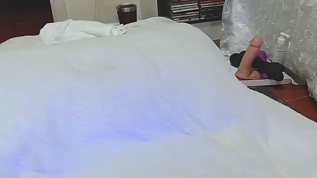 liandragostosa online show from October 18, 12:03 am