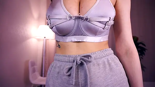 Snapshot of SofyBruno chatting on October 10, 6:51 am SofyBruno online show from October 10, 6:51 am