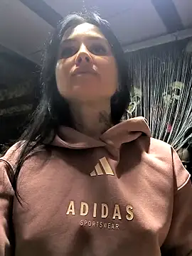 KikiXRed online show from November 10, 1:28 pm