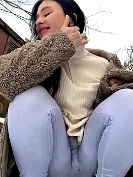 KikiXRed online show from February 23, 6:03 am