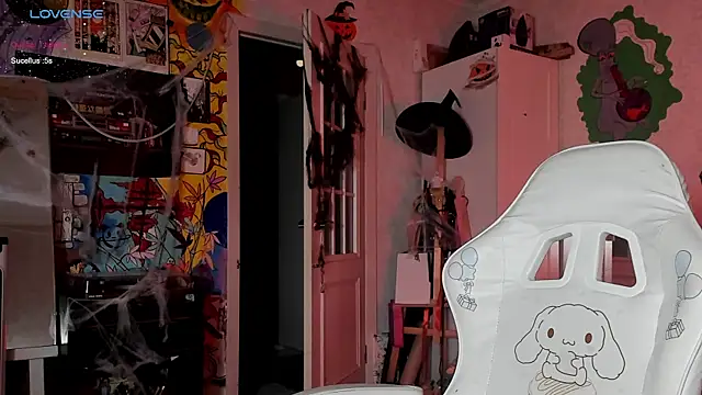 Sunny Mouse  online show from October 27, 5:52 pm