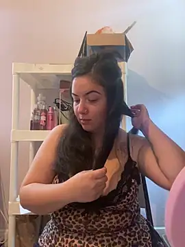 xocrybaby online show from February 14, 6:10 pm