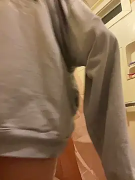 xocrybaby online show from February 17, 8:35 am