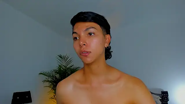 xhenisa  online show from September 29, 7:52 pm