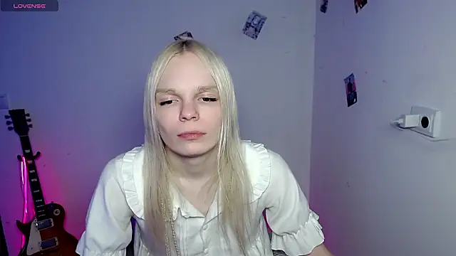 Emily Nyaffee online show from January 14, 1:38 pm