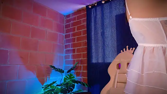 Snapshot of emma_rouse69 chatting on October 17, 2:42 pm emma rouse69 online show from October 17, 2:42 pm