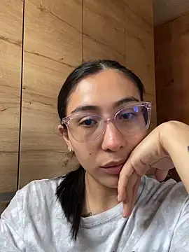 Snapshot of emma_rouse69 chatting on October 21, 1:59 pm emma rouse69 online show from October 21, 1:59 pm