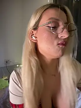 Ella Charm online show from February 8, 4:55 pm