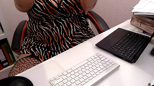 alejandraxxz online show from September 24, 1:10 pm