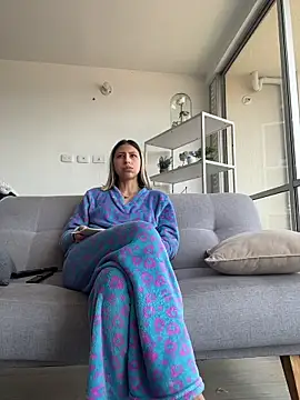 Ameellie online show from February 4, 5:05 pm