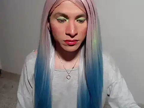 HugeDanex online show from November 22, 4:37 am