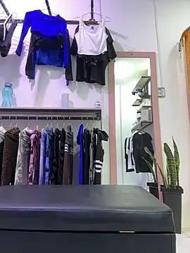 kim monti online show from September 12, 9:11 pm