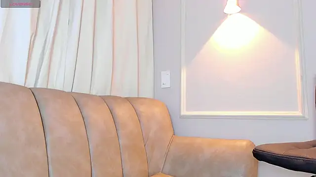 Lia walton online show from December 3, 1:13 pm