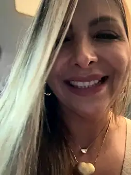  Abril-Office1 online show from October 27, 4:02 pm