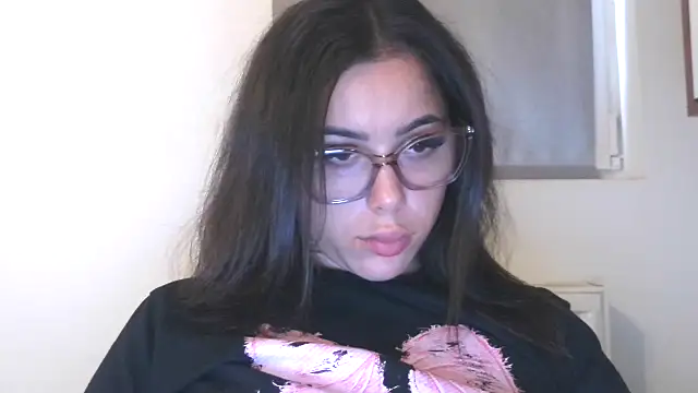 LovelyJulliette online show from October 16, 12:30 pm