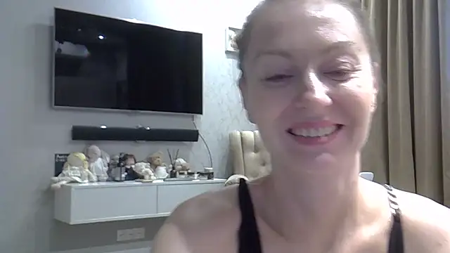 ZarinaSwift online show from October 25, 10:34 am