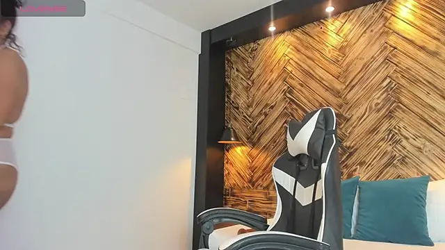 yosselin23 online show from December 21, 2:16 am