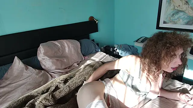 Prxscillia Tx online show from September 15, 8:11 am