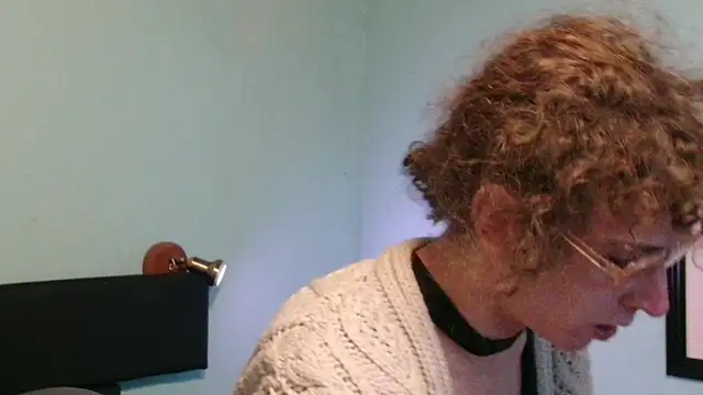 Prxscillia Tx online show from December 19, 5:49 pm