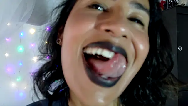 fantasty nylon online show from February 4, 9:29 pm