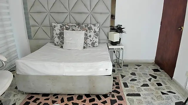 nina pons online show from October 1, 7:52 pm