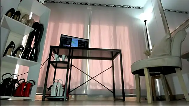 solsmithxx online show from October 9, 8:02 pm