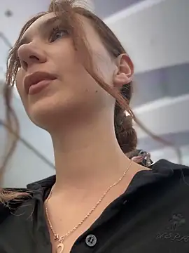 QuitieLia online show from September 21, 9:08 am