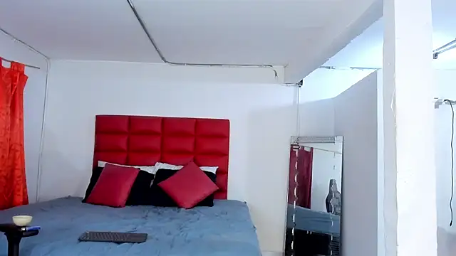 LyonGallego  online show from November 14, 10:15 am