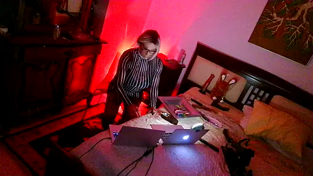 CharlotteVixxens online show from March 1, 9:58 pm