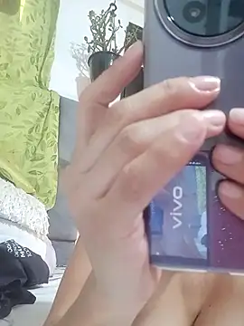 CurvySara1 online show from September 12, 9:44 pm