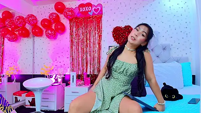 JulietaReyess online show from February 14, 12:29 pm