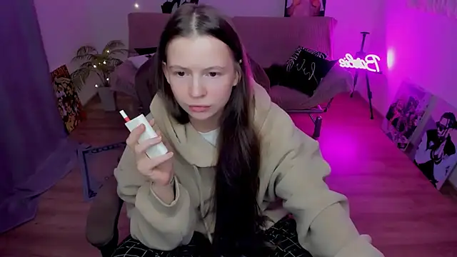 HelloRoxy online show from February 15, 8:08 pm