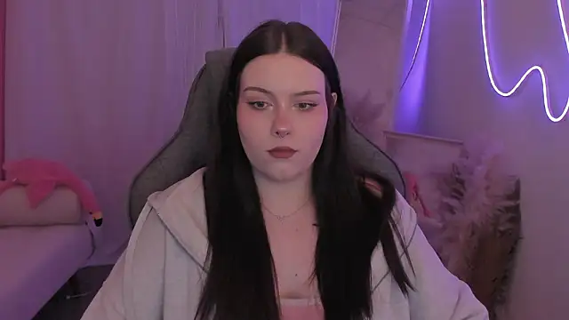 CoralineKeyns online show from March 5, 7:37 am