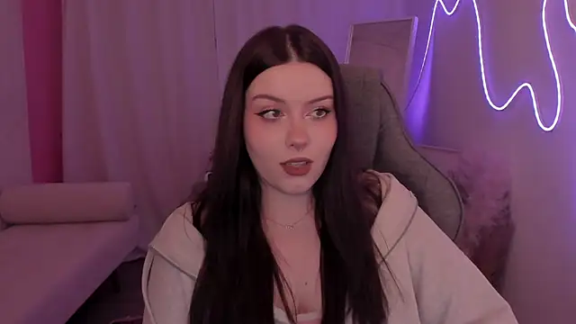 CoralineKeyns online show from February 3, 6:22 am