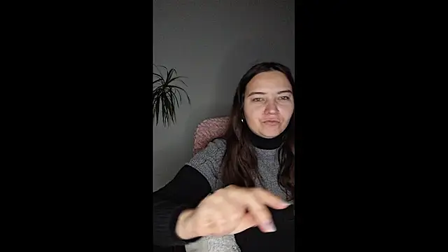 Cyndee Winter online show from December 18, 3:39 pm