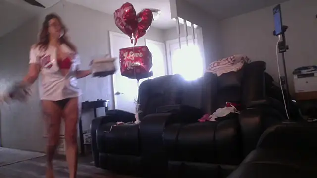 bella8769 online show from February 18, 6:29 pm