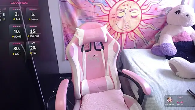 sara winehouse1 online show from February 24, 2:05 pm