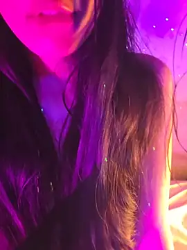 aloneathome online show from December 18, 8:52 am