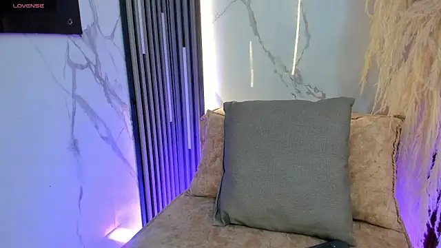 sofhiaa adaams online show from January 9, 10:03 pm