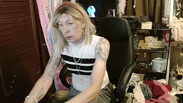 Ombeline1 online show from October 29, 7:05 pm